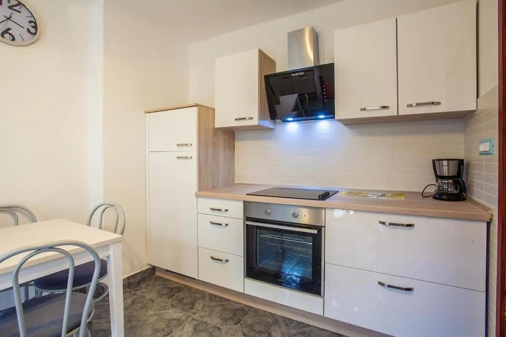 Apartment Cres 4249-2