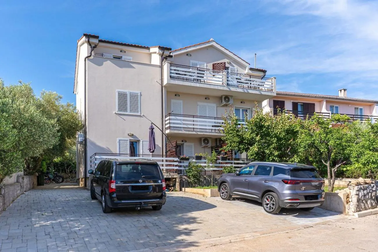 Apartment Cres 4249-2