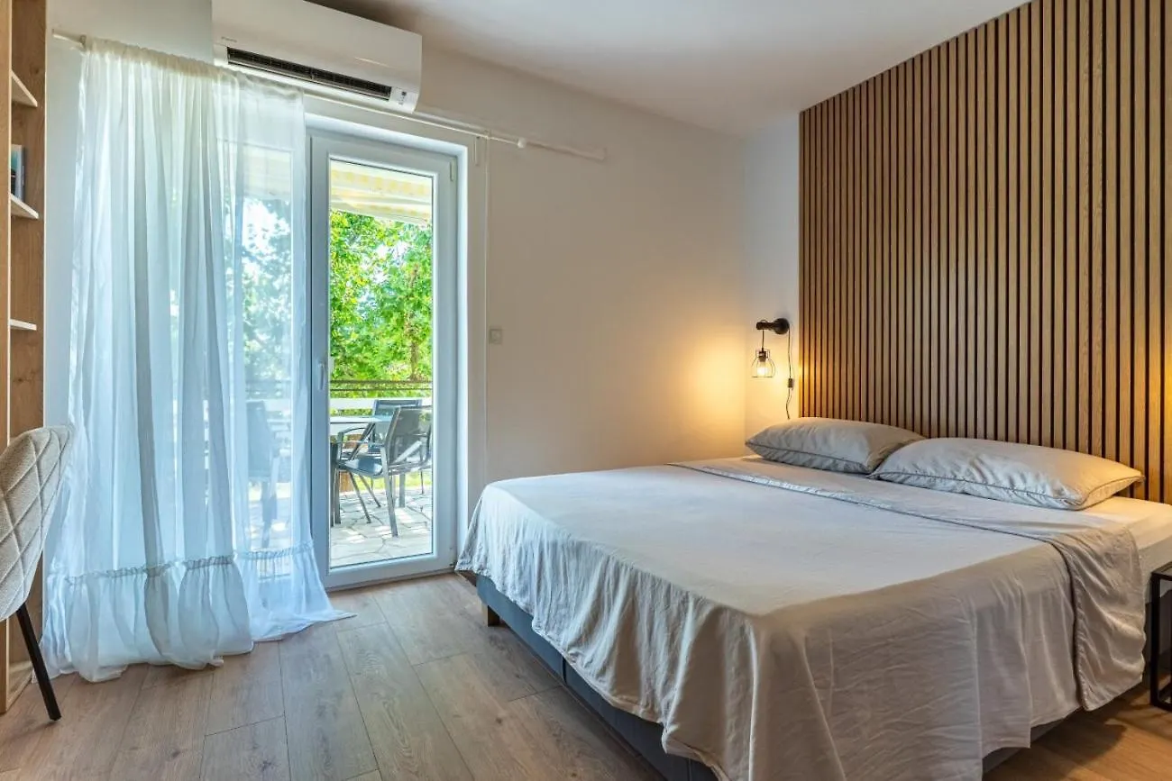 Apartment Cres 4249-2